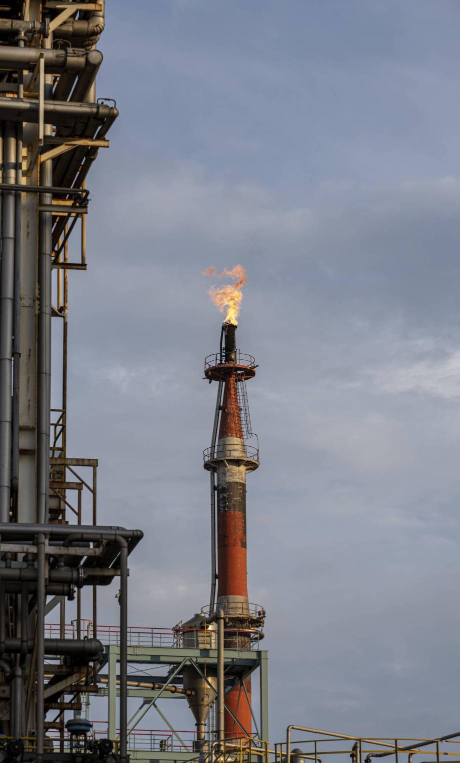 environmental-pollution-industry-exterior-daylight